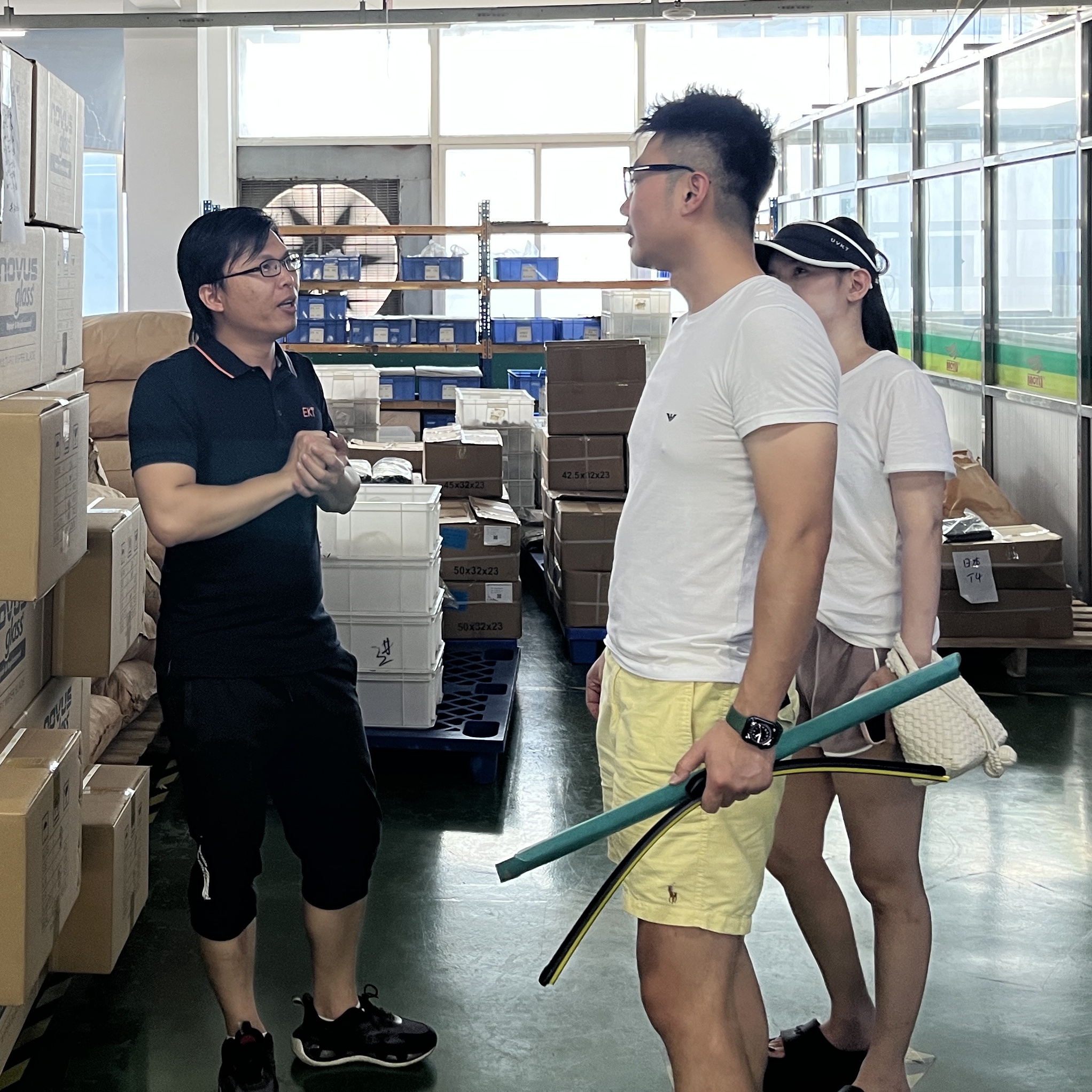 Why did Australian customers visit the Yujin wiper blades factory twice within a month?